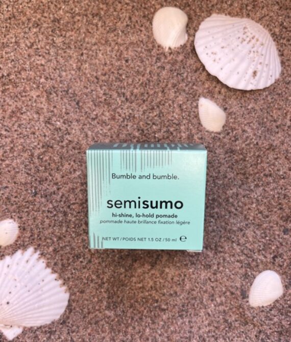 Semisumo pomade