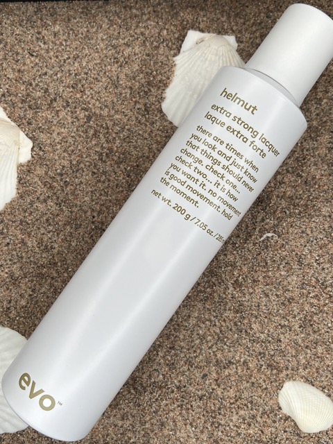 Evo Helmut Extra Strong Lacquer hårspray med ekstra sterkt hold – Nalu Nalu Frisør