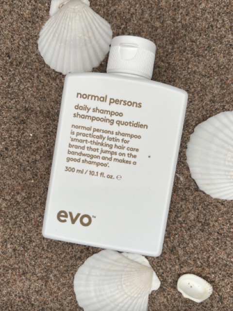 Evo Normal Persons Daily Shampoo dyptrensende og oppfriskende dagsjampo – Nalu Nalu Frisør