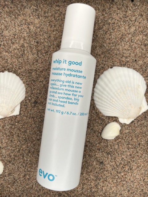 Evo Whip It Good Moisture Mousse fuktighetsgivende hårmousse – Nalu Nalu Frisør